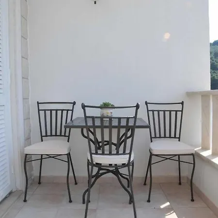 Apartments Sonja - 10M From Beach Stomorska Exterior photo