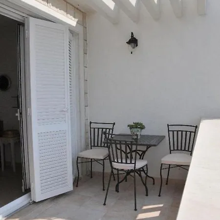 Apartments Sonja - 10M From Beach Stomorska Exterior photo