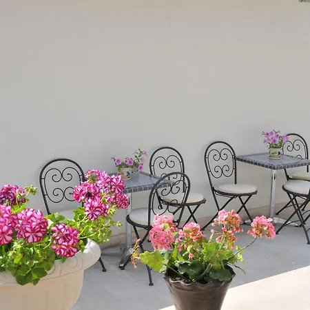 Apartments Sonja - 10M From Beach Stomorska Exterior photo