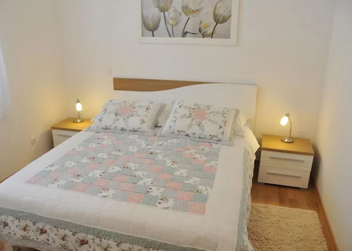 Apartments Sonja - 10M From Beach