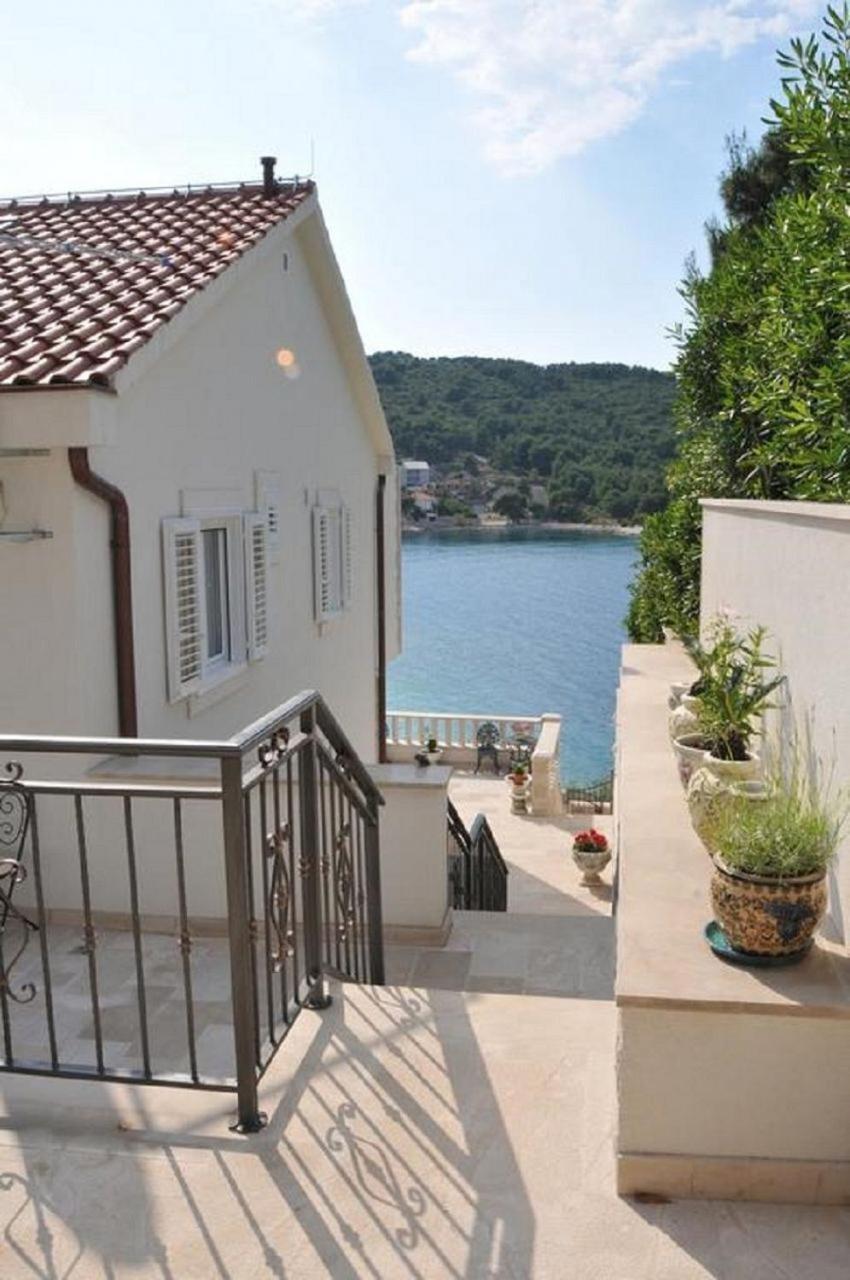 Sonja - 10m From Apartment *