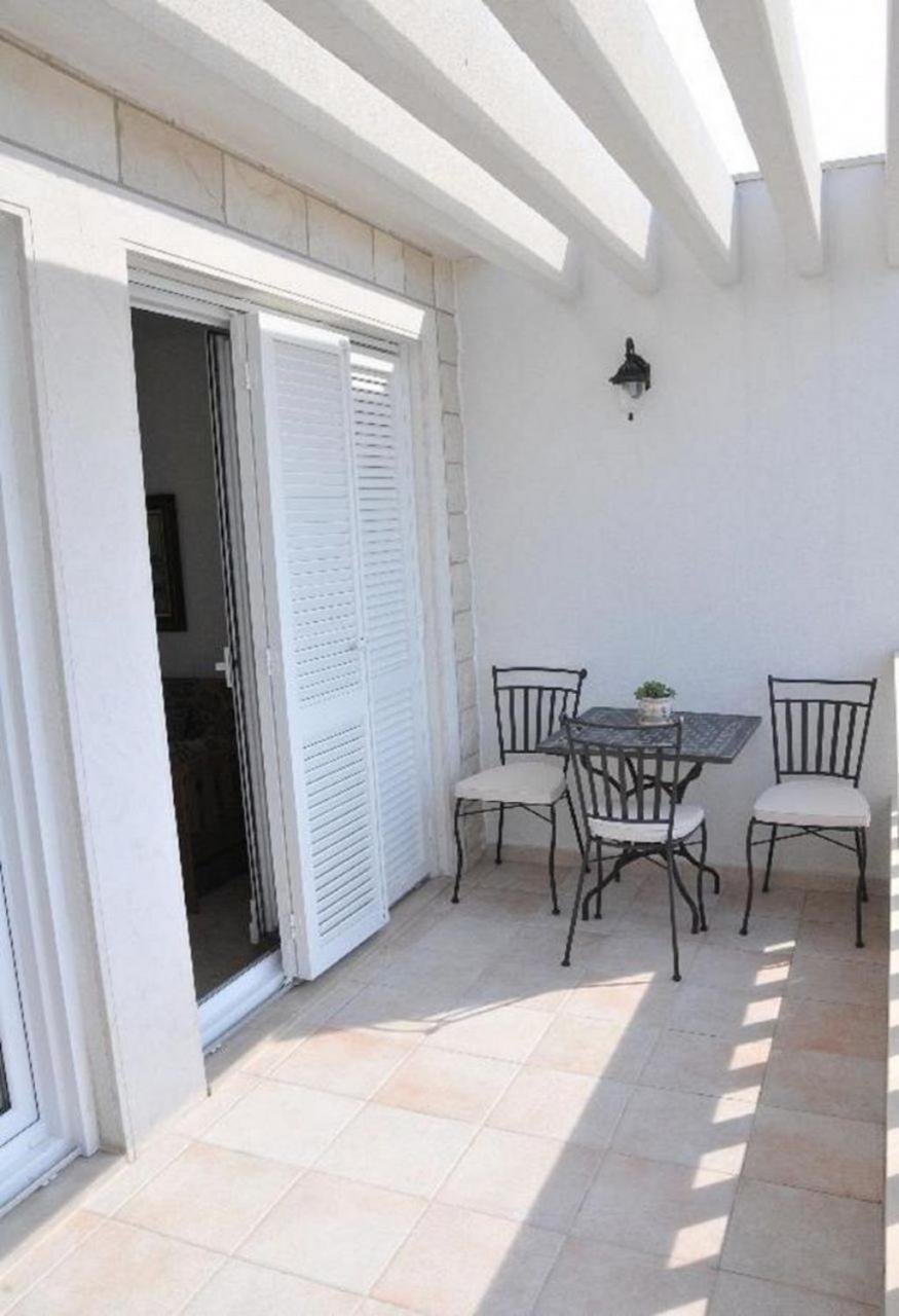 Apartment Sonja - 10m From