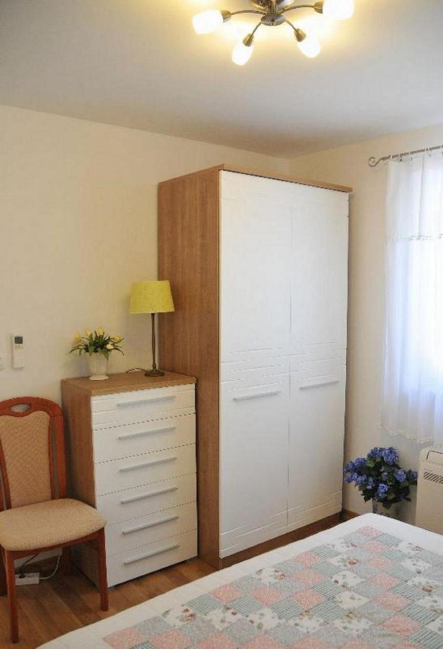 Apartment Sonja - 10m From Stomorska